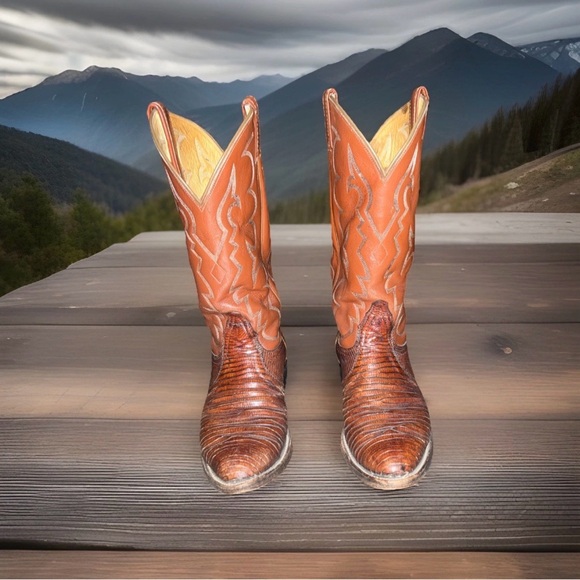 Size 8.5 B Tony Lama Brown Exotic Lizard Western Boots main image 4